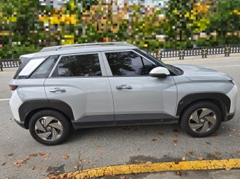 hyundai-venue-spotted-casper-ivory2.jpg