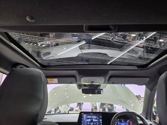 Suzuki e VITARA 9.jpg