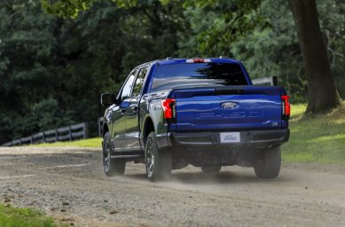 2026-F-150-Lightning-STX-10 3.jpg