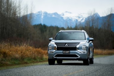 2026-mitsubishi-outlander-phev-premieres-in-montreal-prices-start-at-50498-in-canada_23.jpg