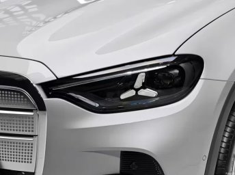 Mercedes-Benz GLC L EV 6.jpg