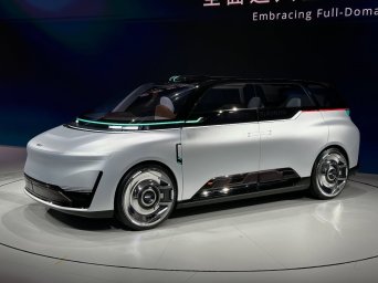 Robotaxi EVA Cab 2.jpg