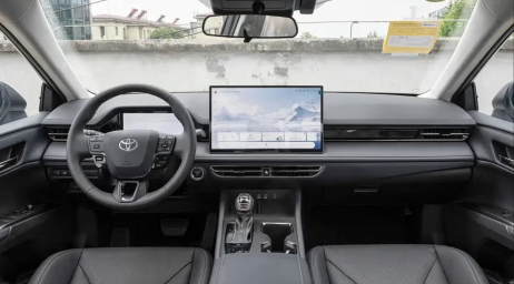 Toyota Camry 2027 2026-08-15 lúc 09.27.13.png