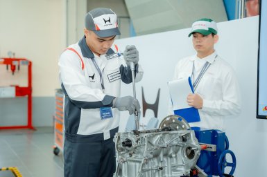 3-Kỹ thuật viên sửa chữa.jpg