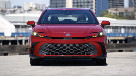 Toyota Camry 2027  2026-09-05 lúc 08.32.33.png