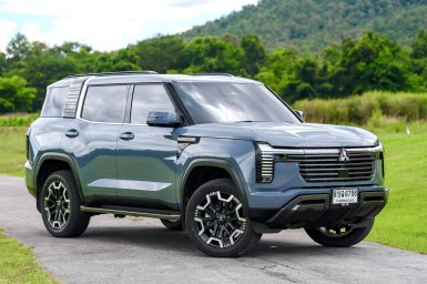 Mitsubishi Pajero GSR 2WD.jpg