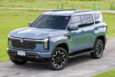 Mitsubishi Pajero GSR 2WD 14.jpg