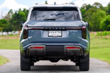 Mitsubishi Pajero GSR 2WD 13.jpg
