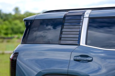 Mitsubishi Pajero GSR 2WD 10.jpg