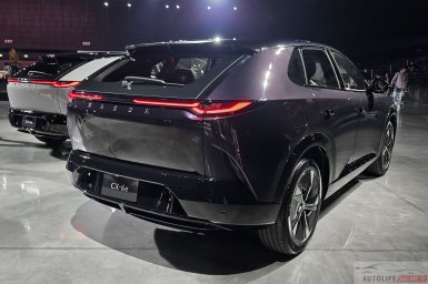 Mazda CX-6e 2027 7.jpg