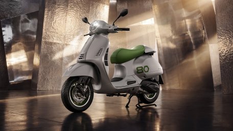 Vespa 80_16_9_01.jpg