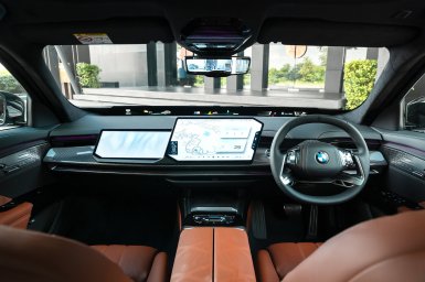 BMW i7 2027 3.jpg
