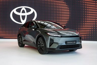 Toyota CH-R EV 3.jpg