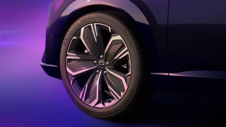 Mazda-CX-6e-006.jpg