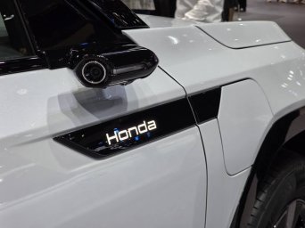 Honda P7S7 3.jpg