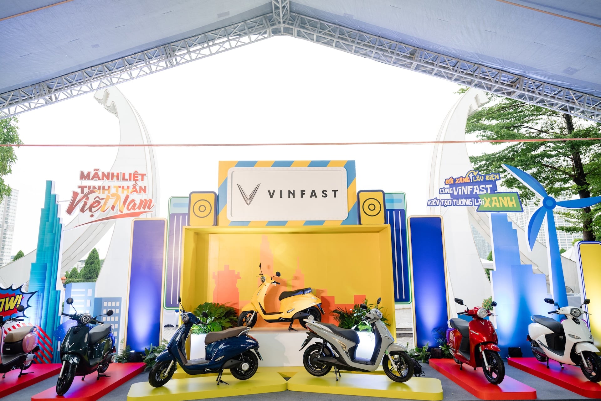 VinFast ra mắt xe máy điện đổi pin, mở ưu đãi quy mô toàn quốc