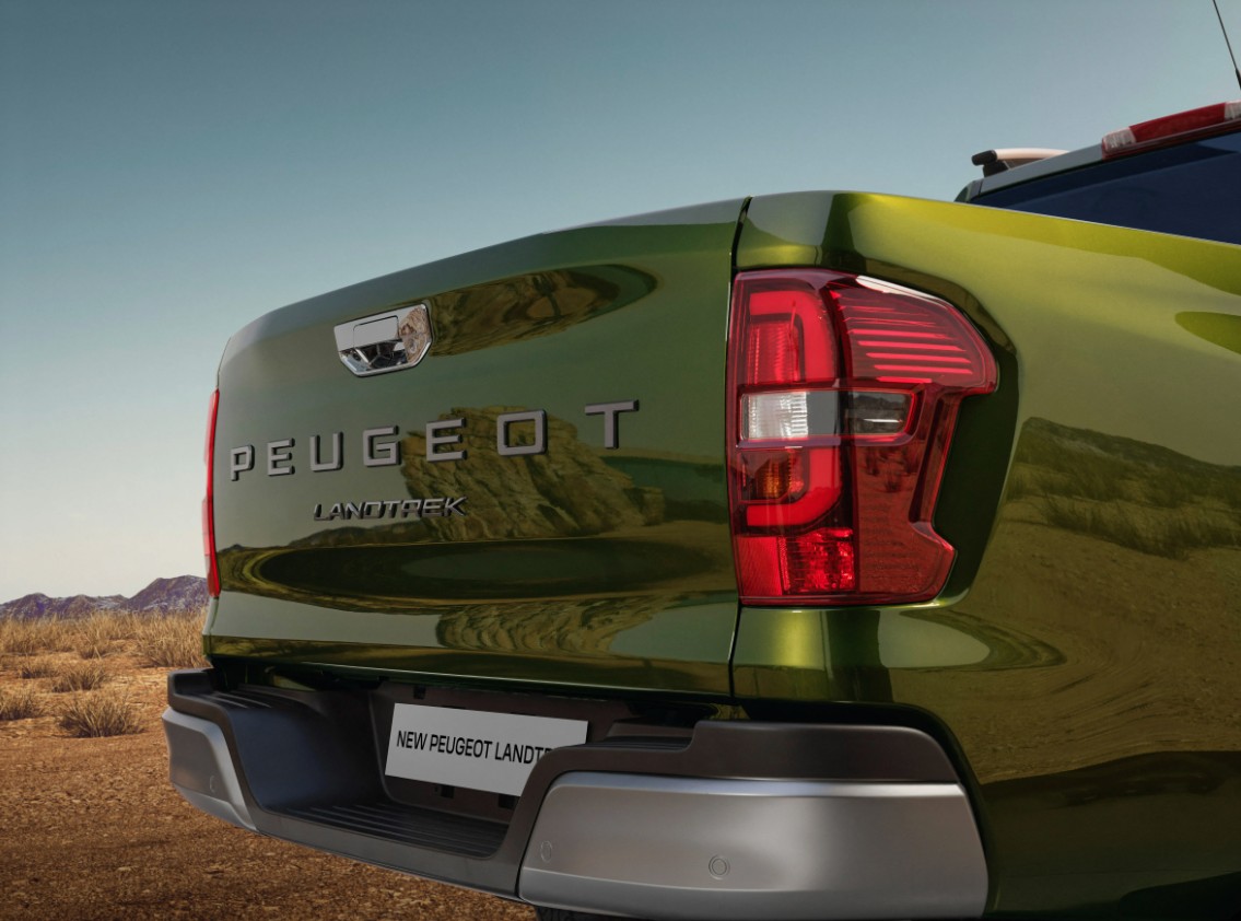 2025-Peugeot-Landtrek-debut-11.jpg