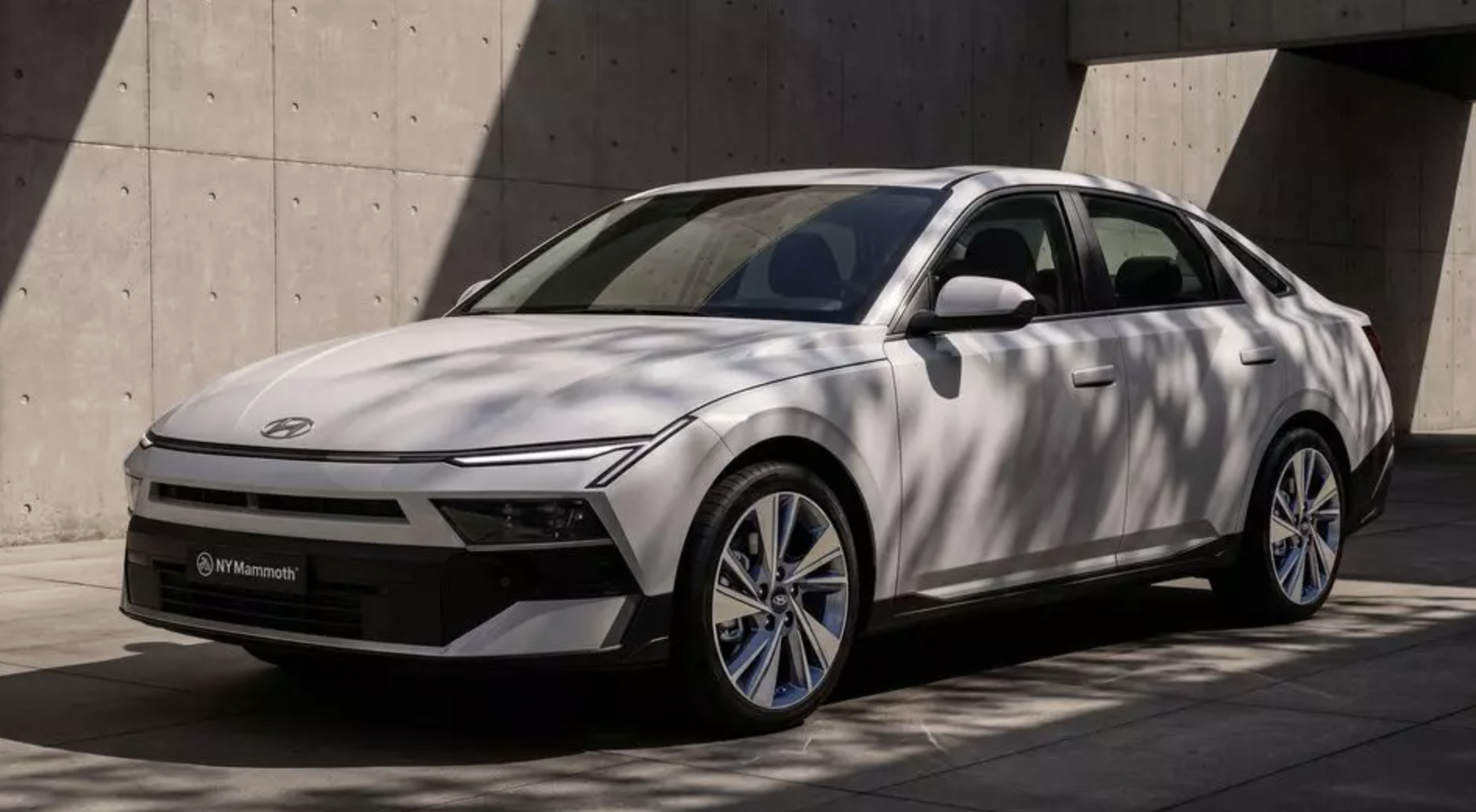 Hyundai Elantra thế hệ mới tinh chỉnh thiết kế theo hướng này anh em thấy ổn không?