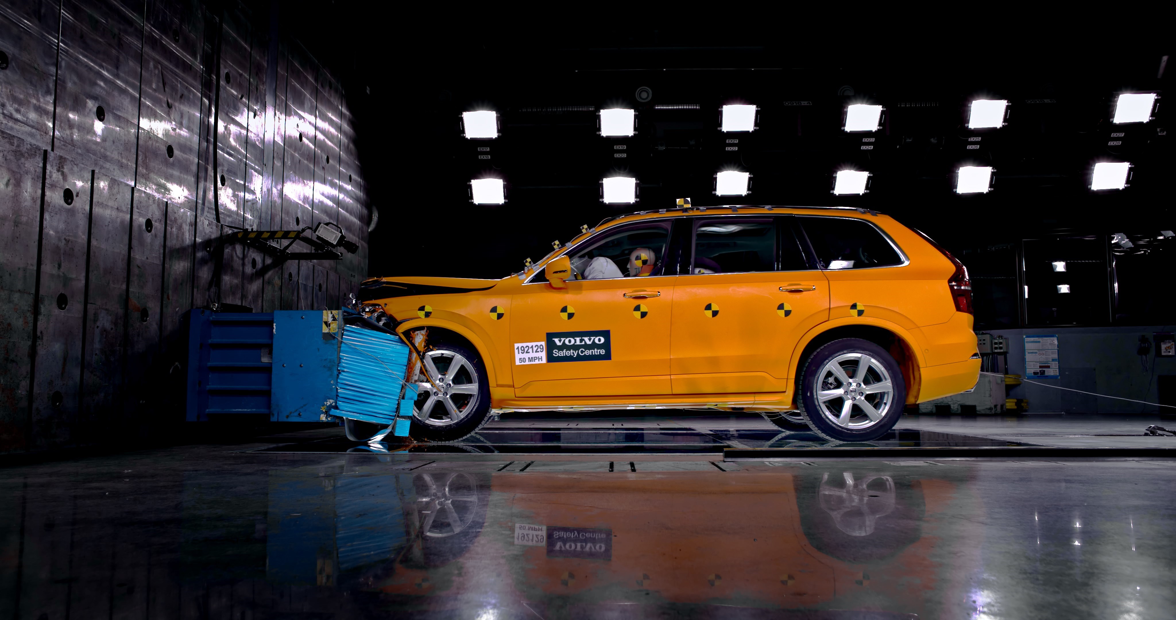 255755_Volvo_Cars_XC90_crash_test.jpg