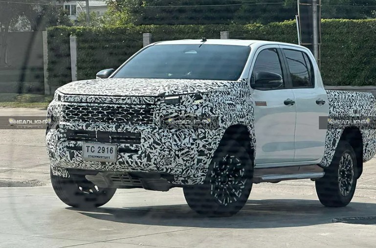 all-new Toyota Hilux 3.jpg