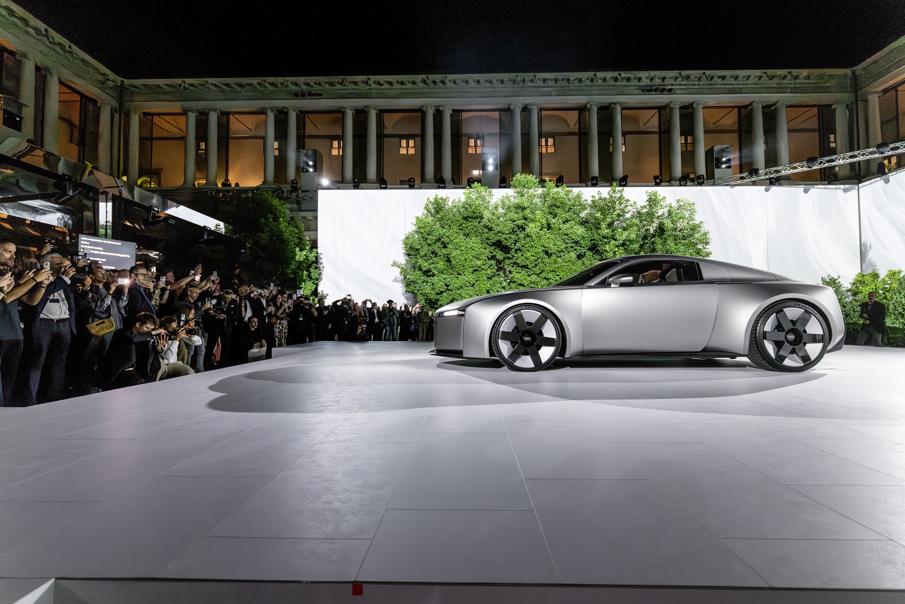 Audi Concept C  (2).jpg