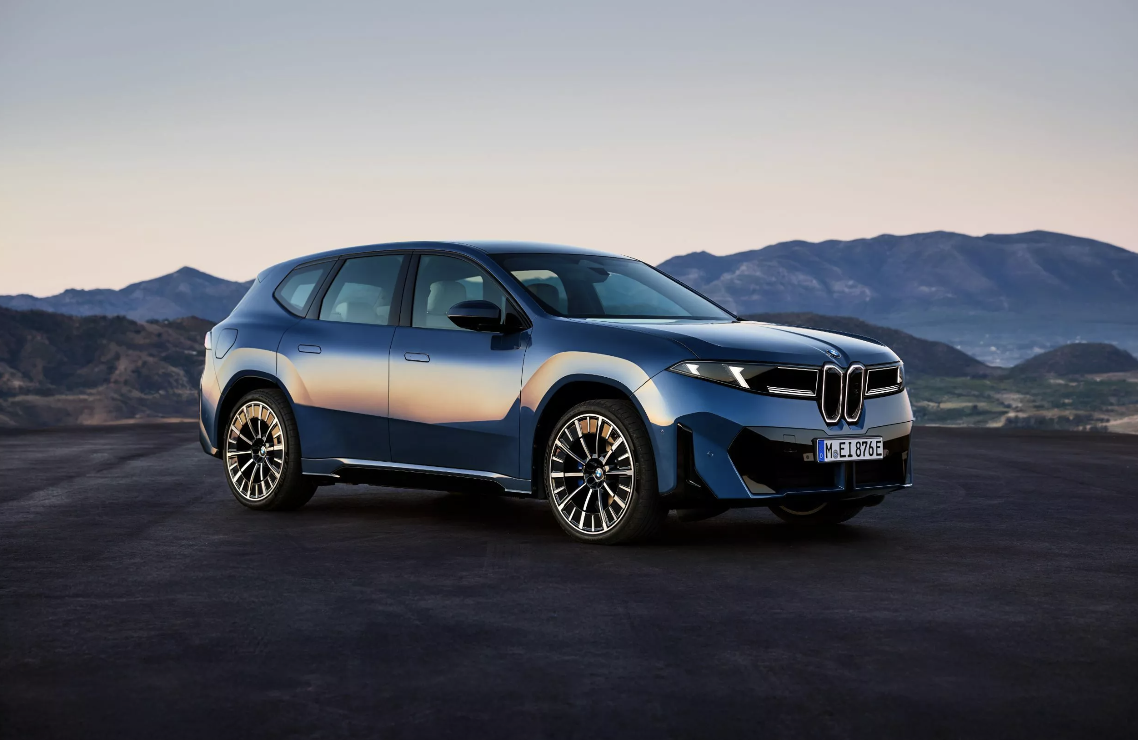 BMW-iX3 2025-09-06 lúc 08.51.25.png