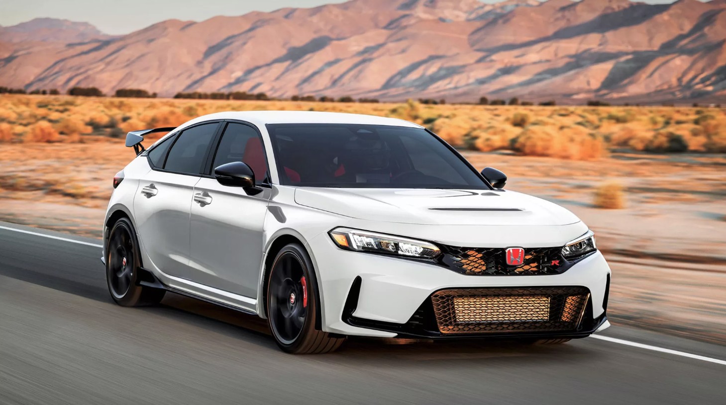 Honda Civic Type R ngày càng đắt: Động cơ cũ, giá tăng mạnh, vẫn đáng mua?