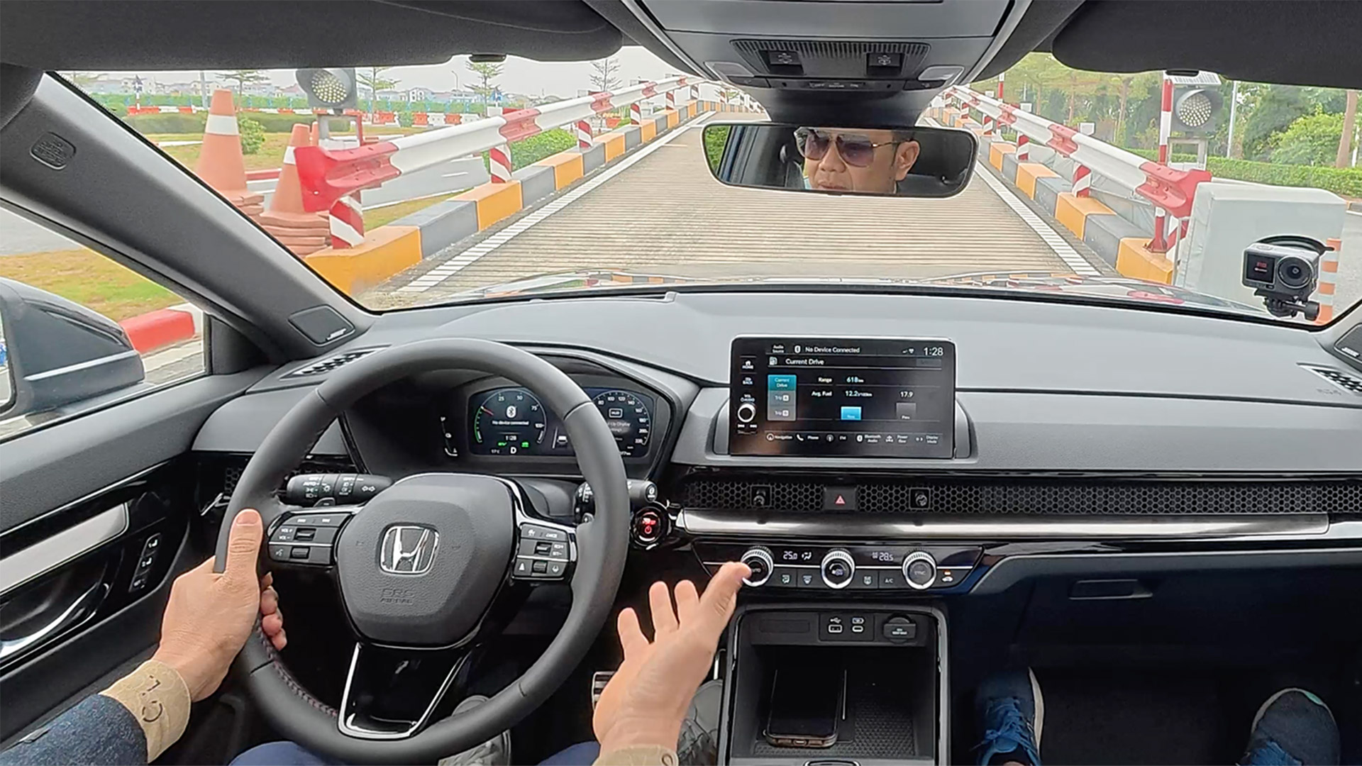 Lái thử Honda CR-V e:HEV 2026 lắp ráp tại Việt Nam: Những ấn tượng ban đầu!