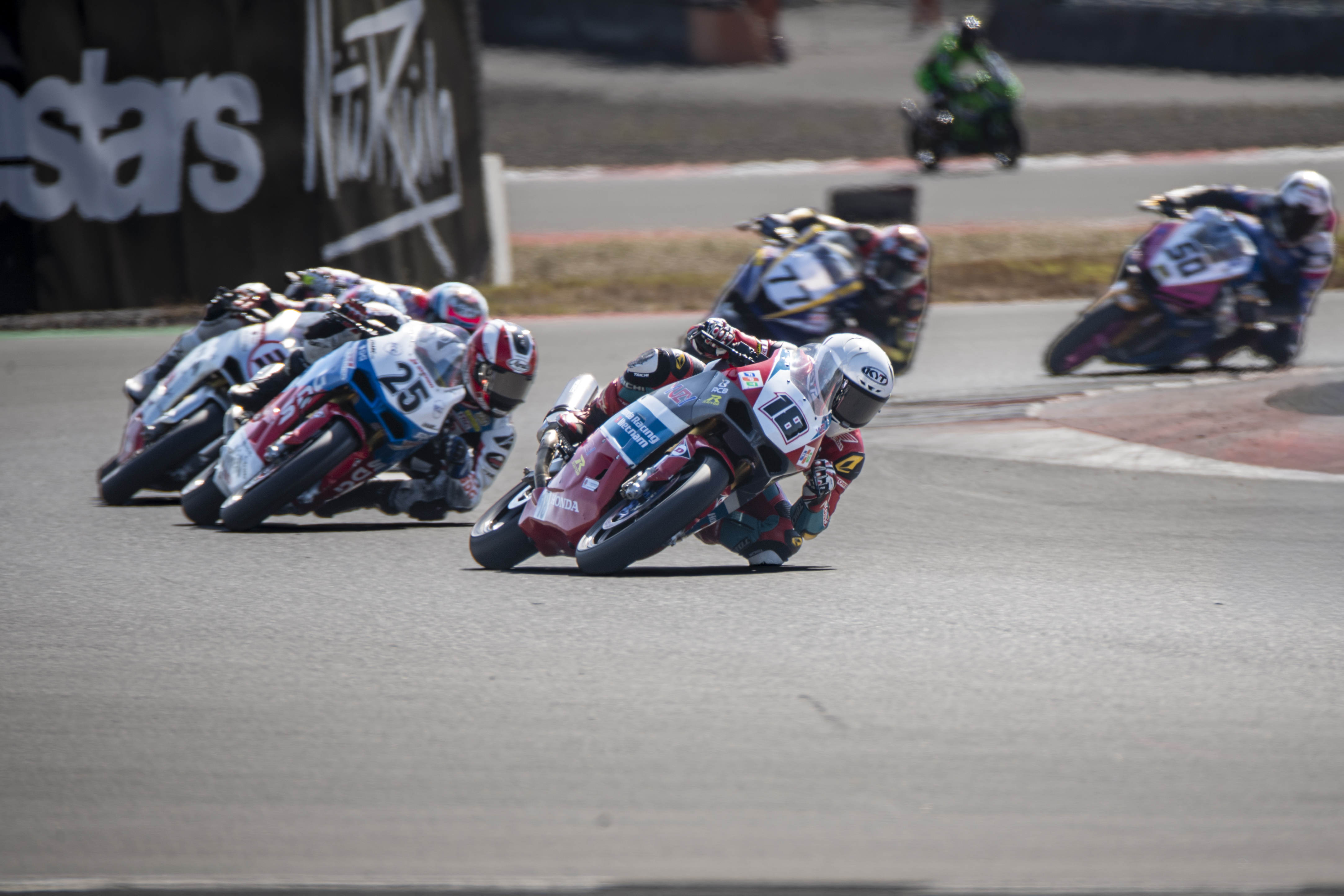 Kết quả Race 1 Chặng 4 ARRC 2026: Màn leo hạng ấn tượng của Nguyễn Hữu Trí tại Mandalika