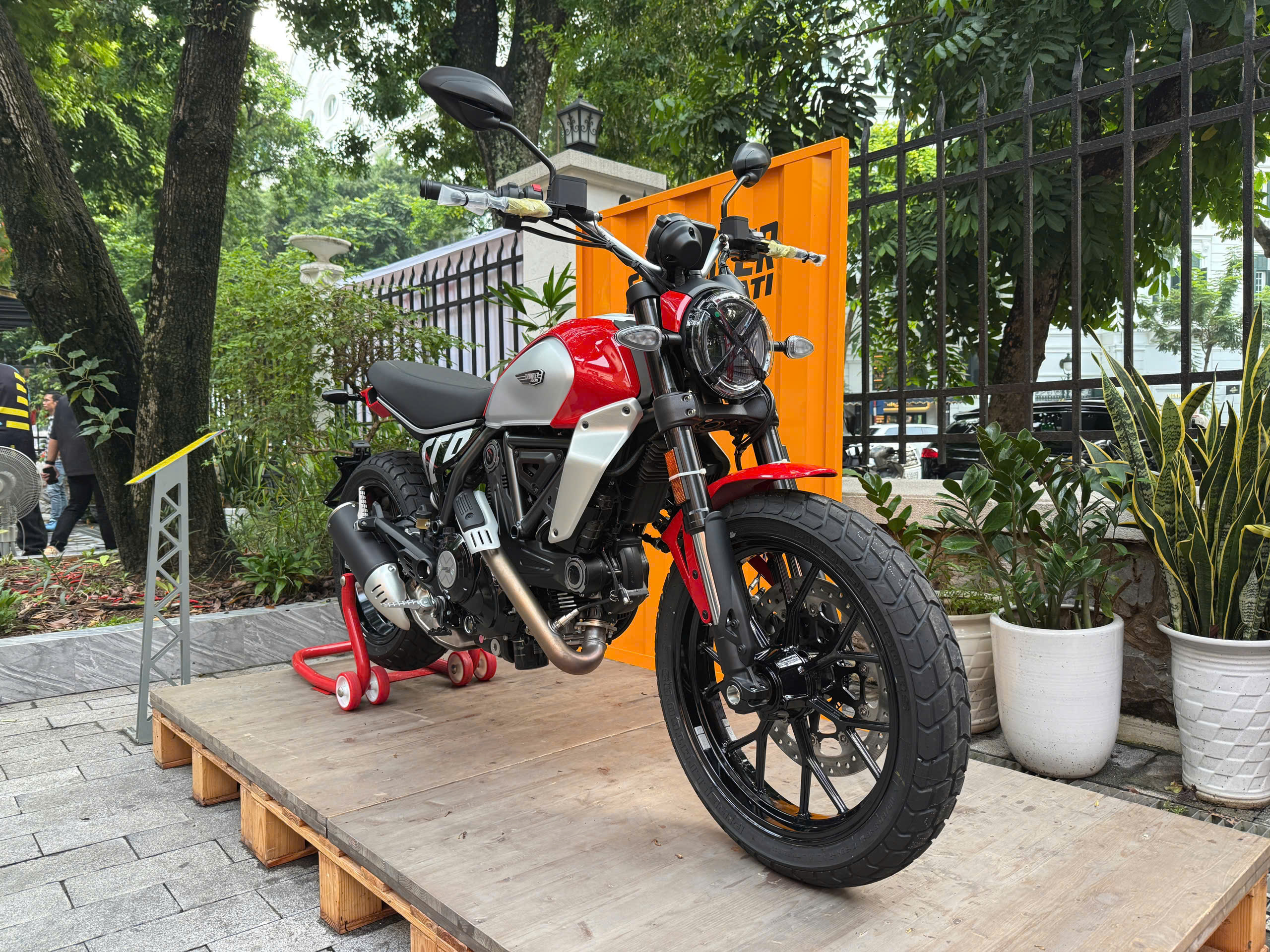 Ducati.jpg