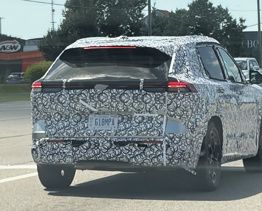 SUV bí ẩn của Honda lộ diện trên đường thử, nghi là CR-V thế hệ mới