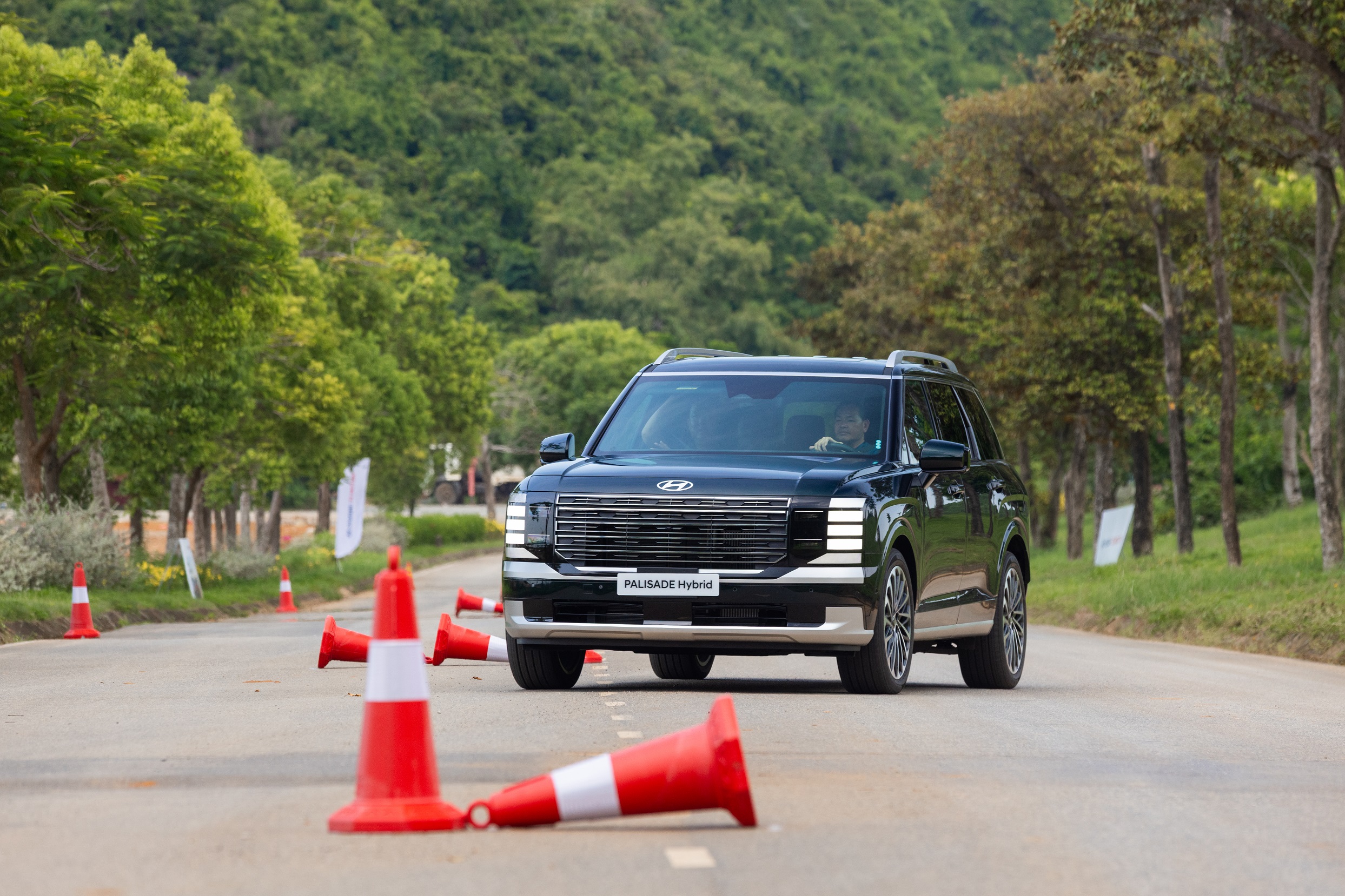 Hyundai Thành Công tổ chức lái thử Tucson Hybrid và Palisade Hybrid trước ngày ra mắt