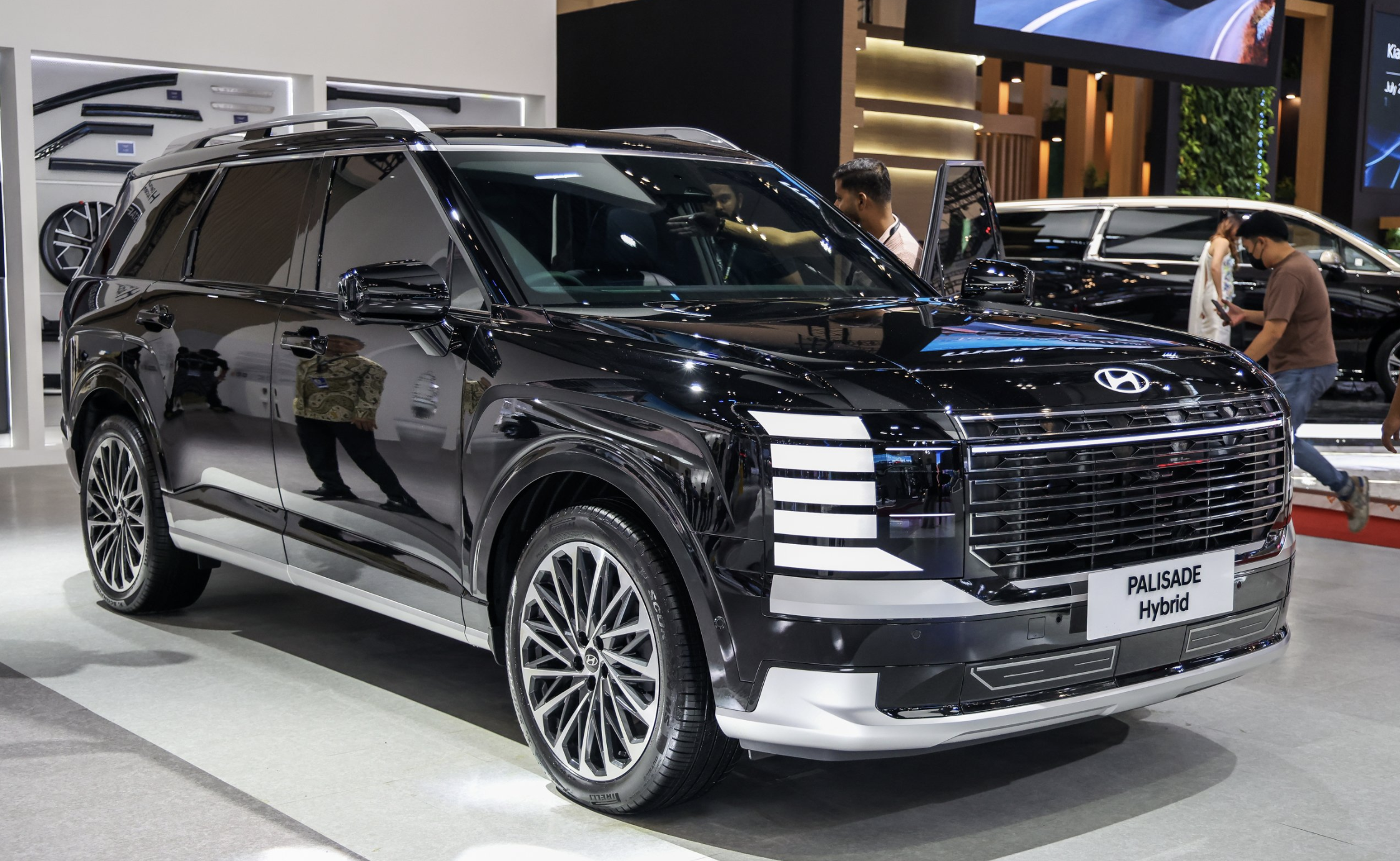Cận cảnh Hyundai Palisade Hybrid 2025 sắp về Việt Nam, giá quy đổi từ 1,75 tỷ