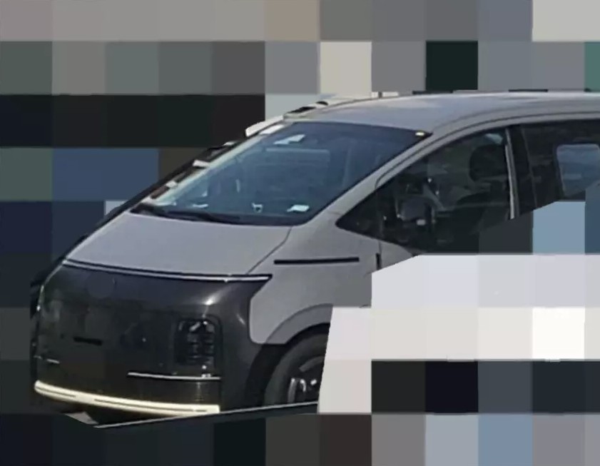 Hyundai Staria Electric.JPG