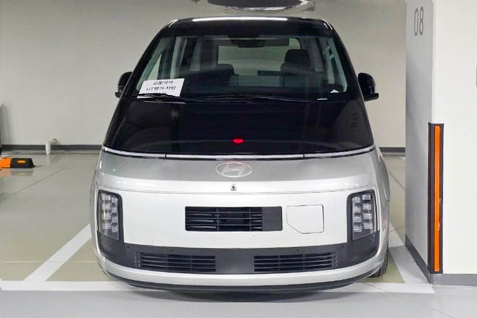 Hyundai Staria EV 2.jpg