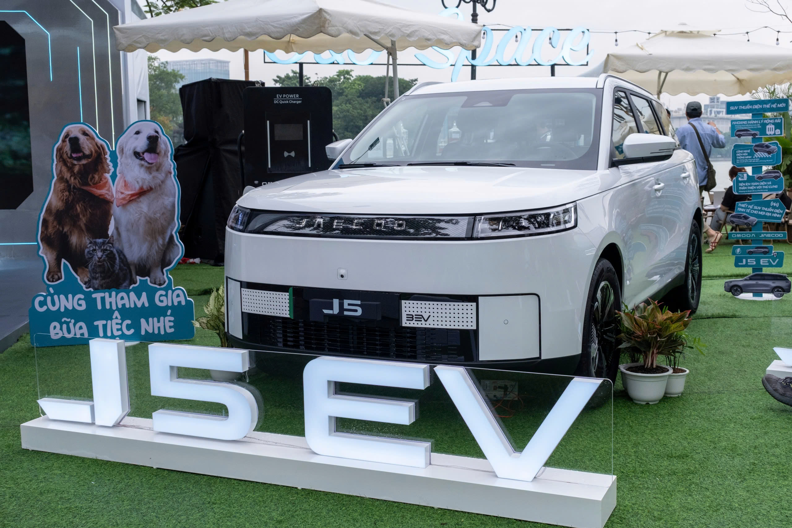 Soi chi tiết Jaecoo J5 thuần điện tại Việt Nam: Mạnh 208 mã lực, nhiều công nghệ hiện đại