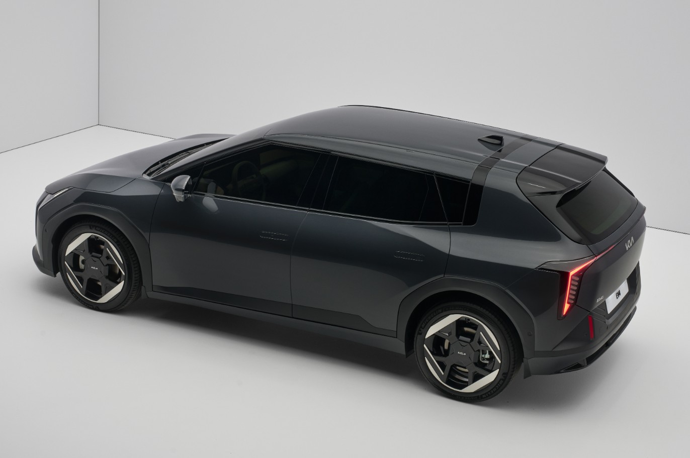 Kia EV4 3.JPG