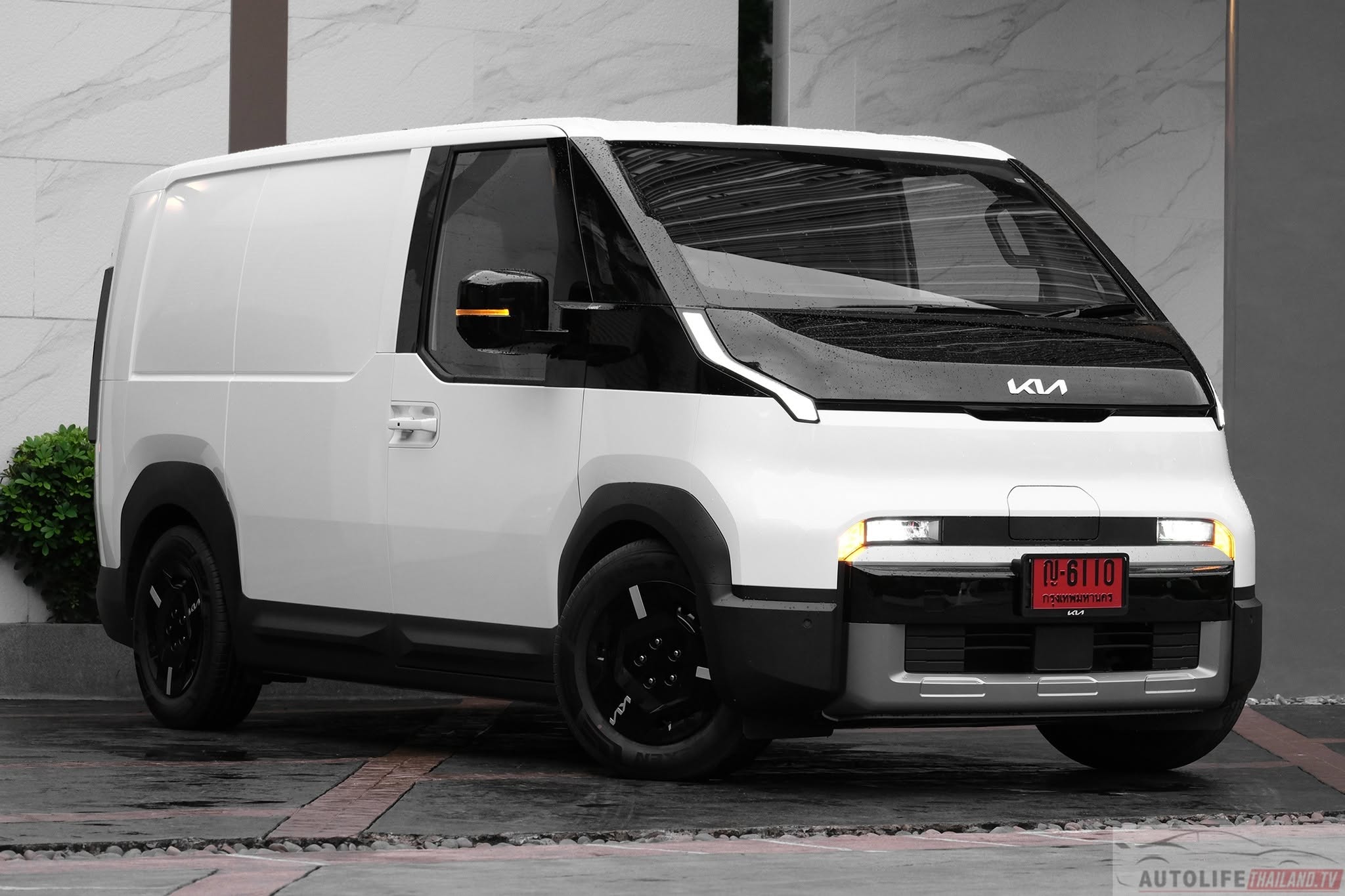 Kia PV5.jpg