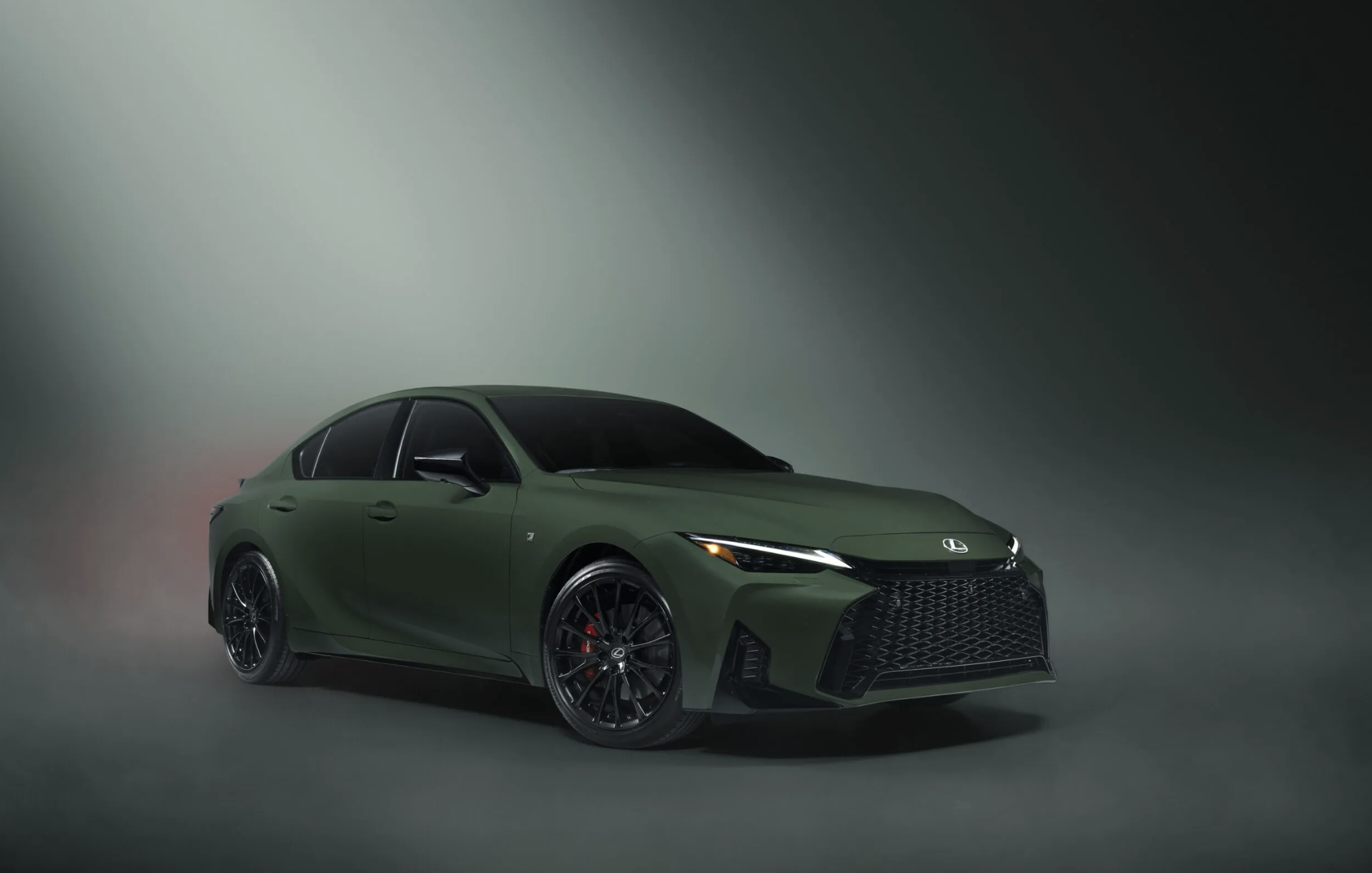 Lexus IS 2027 có thêm màu xanh nổi bật, giới hạn chỉ 350 xe