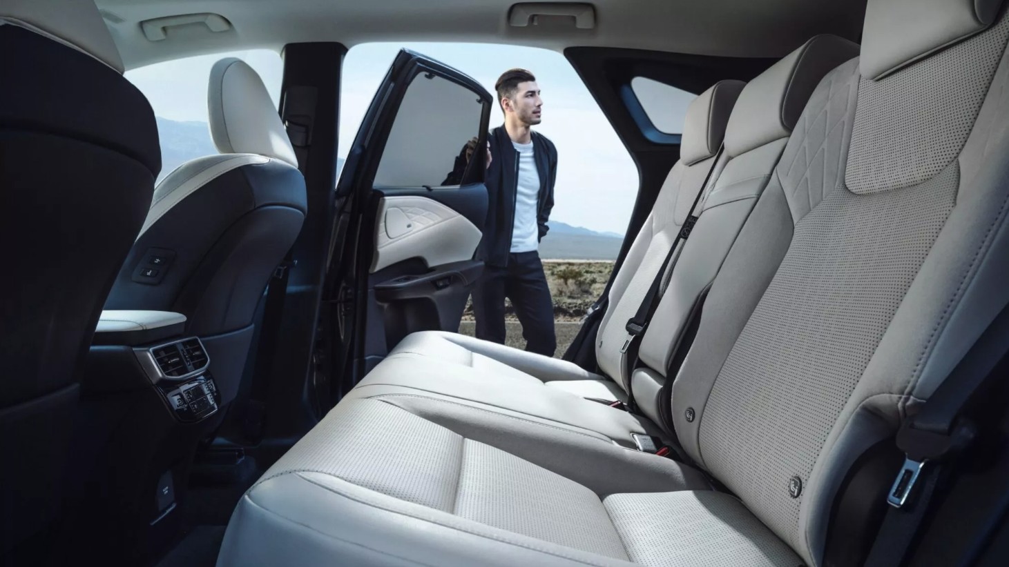 Lexus RX 2026 9.jpg