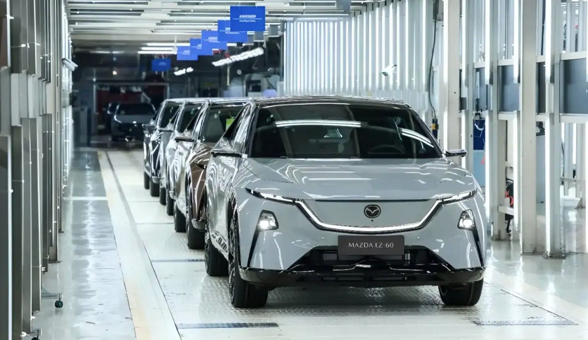 Mazda EZ-60.jpg