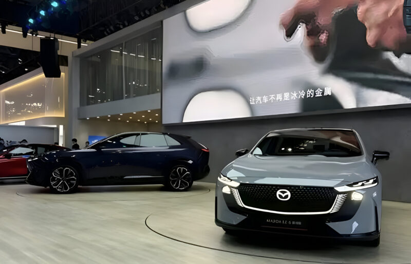 Mazda EZ60 4.jpg