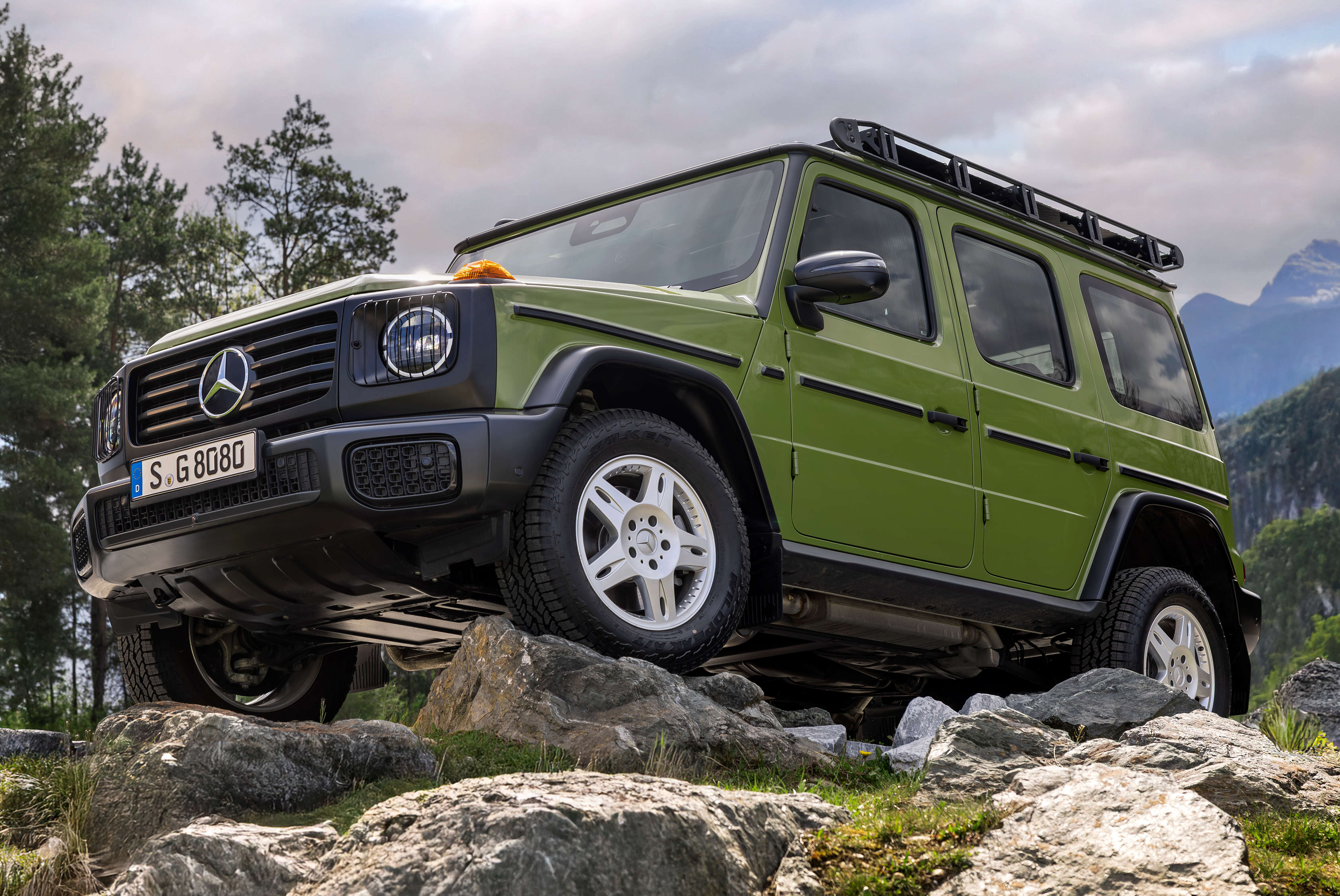 Mercedes-Benz-G-Class-Stronger-Than-the-1980s-2-2-e1744788289213.jpg