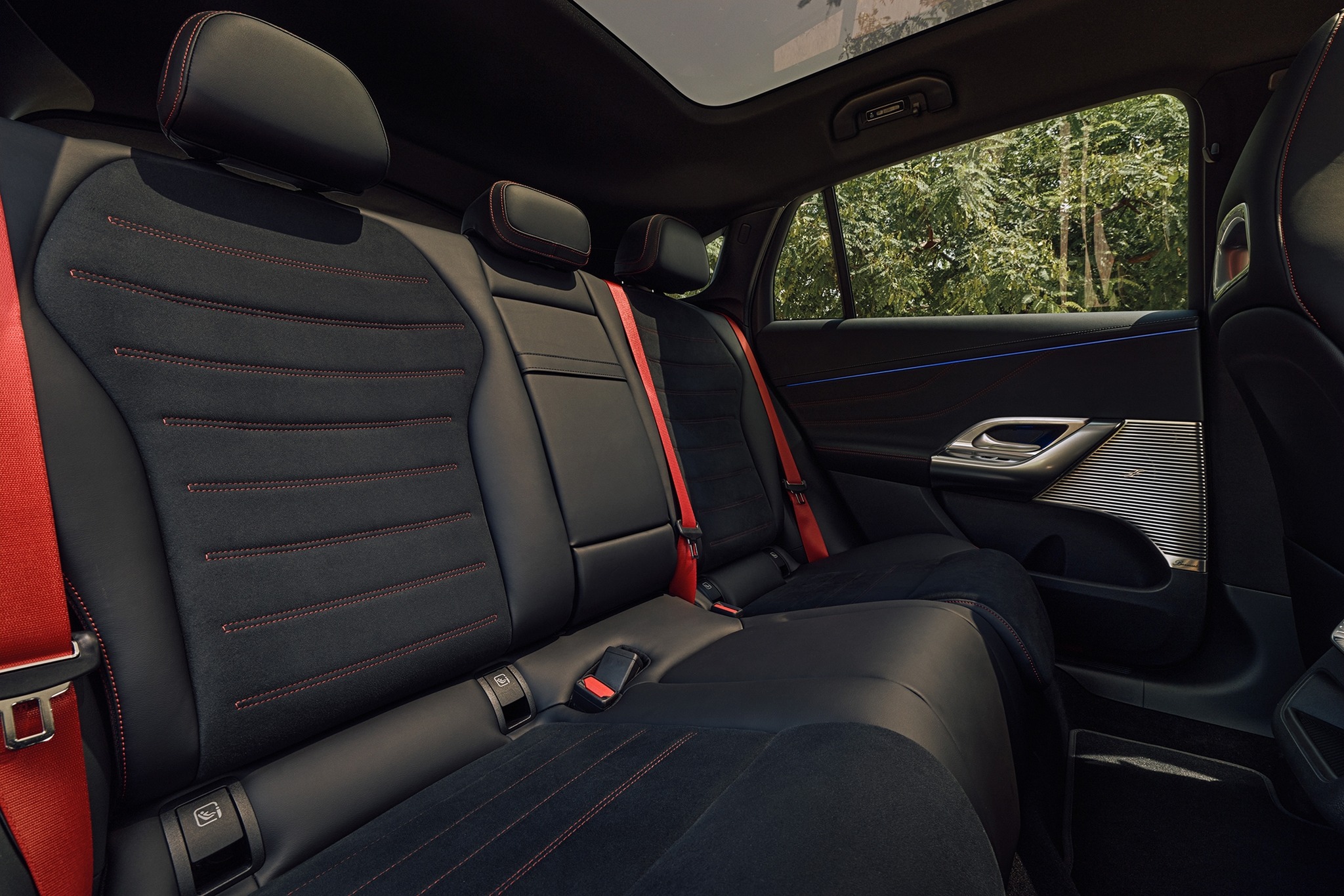 Mercedes GLC EQ 2026 4.jpg