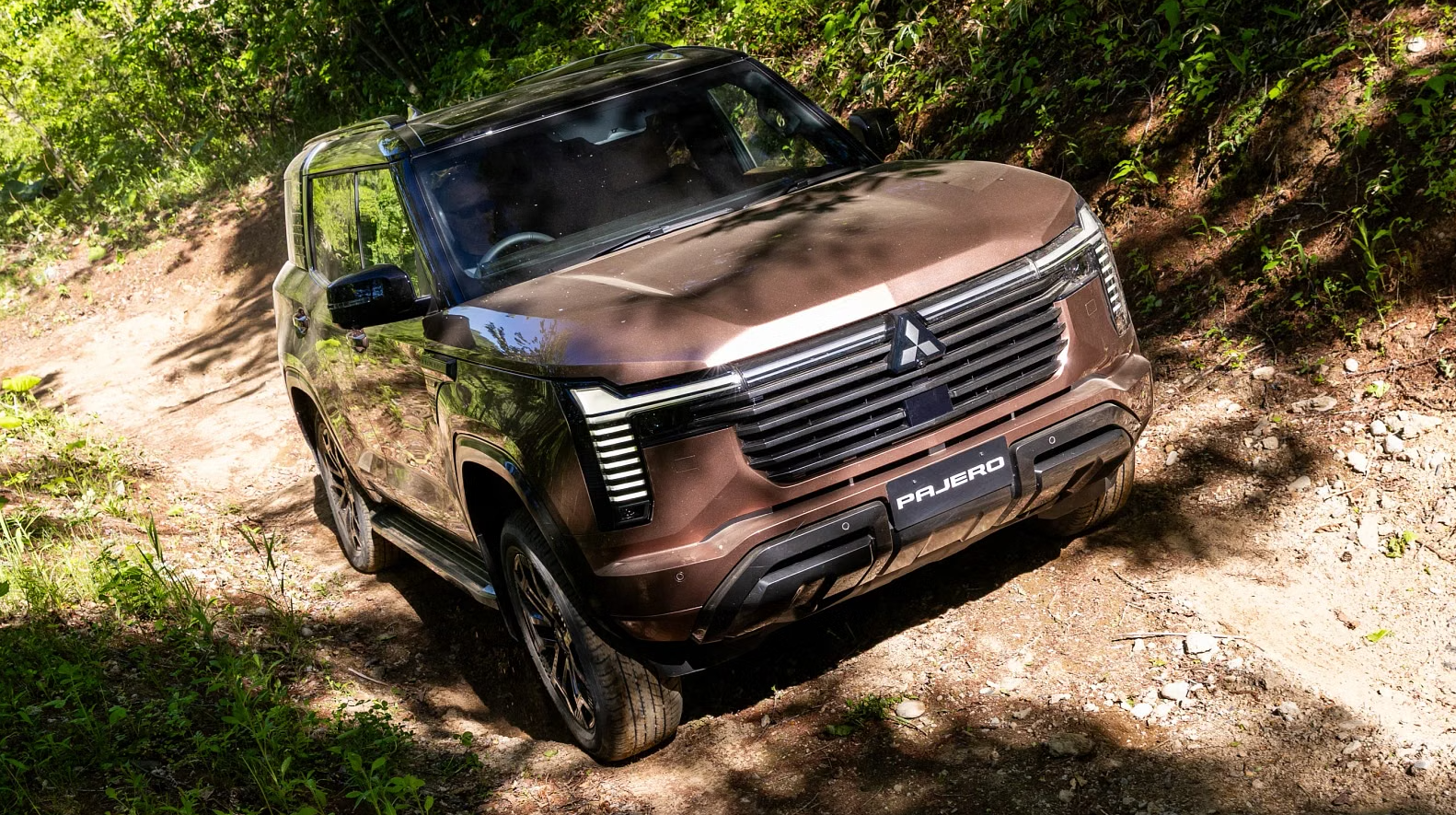 Mitsubishi Pajero 2027 24.png