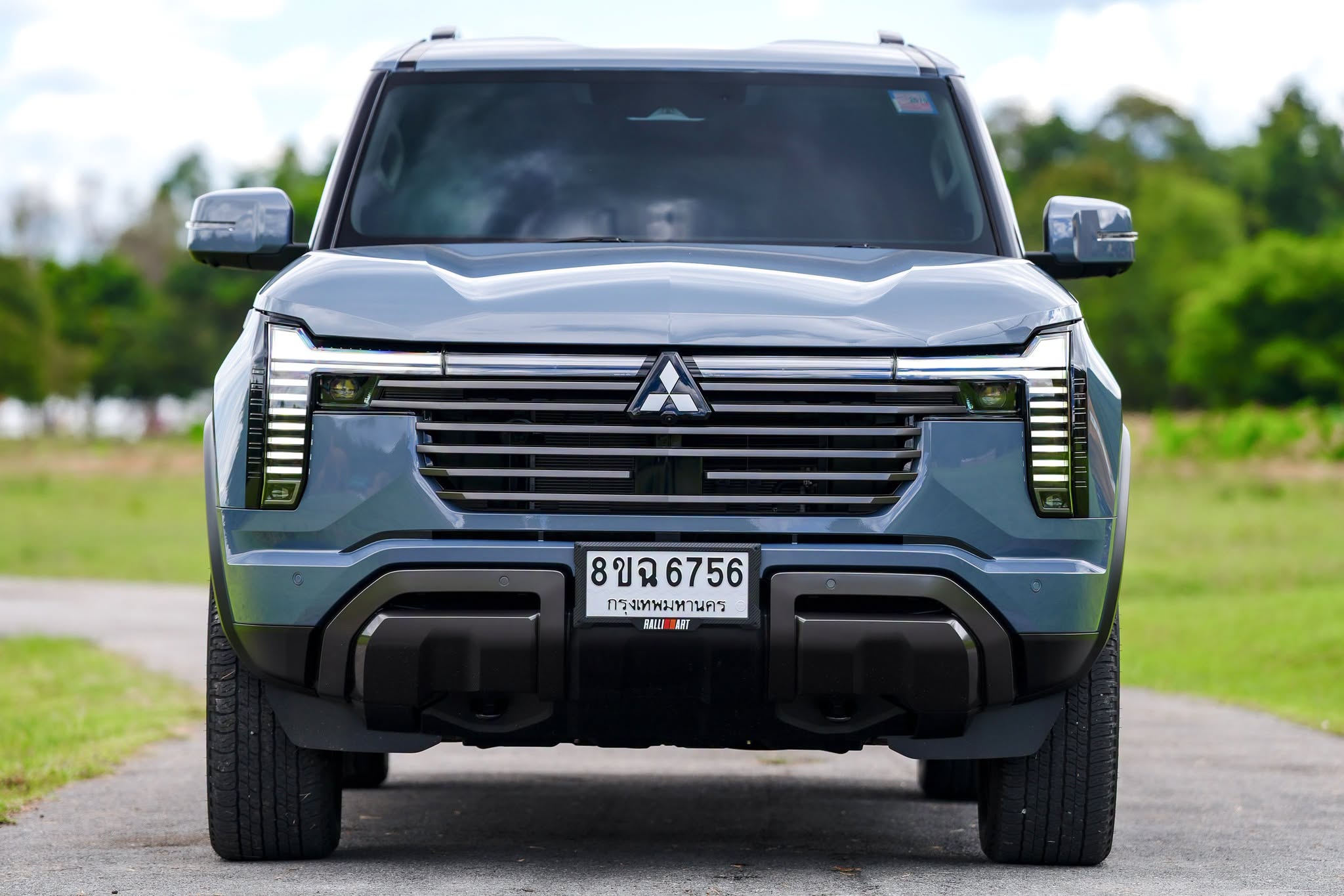 Mitsubishi Pajero GSR 2WD 3.jpg