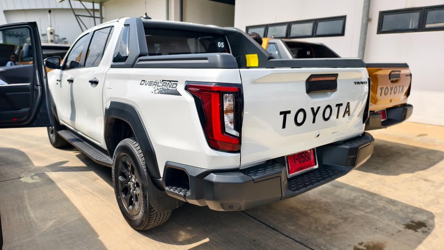 New Toyota Hilux 9.jpg