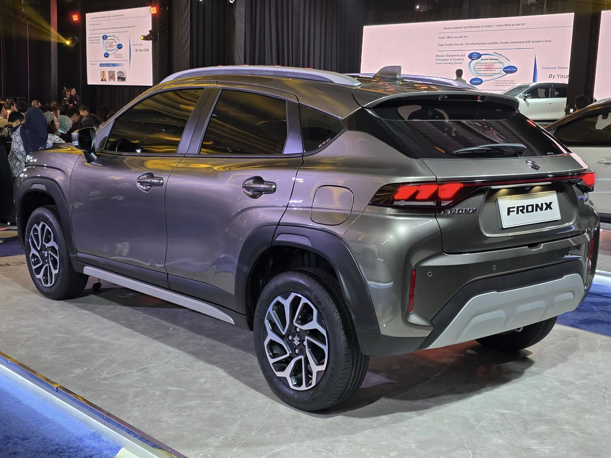 Suzuki FRONX 2.jpg