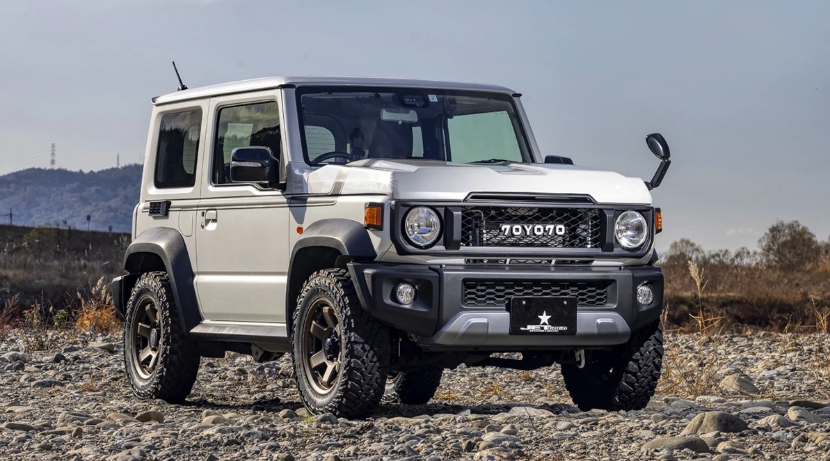 Suzuki Jimny hóa thân thành “tiểu Land Cruiser LC70” với bộ body kit ấn tượng
