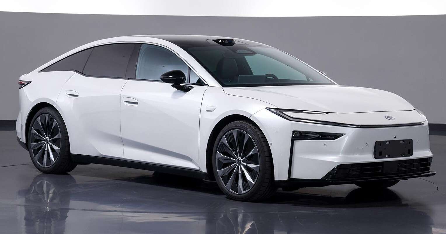 Toyota bZ7 EV lộ diện: Trang bị động cơ Huawei, ADAS có lidar